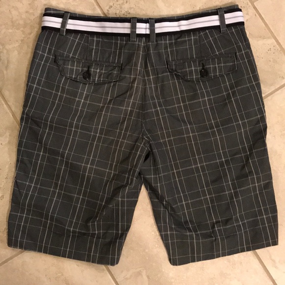 Express Shorts - Picture 2 of 5
